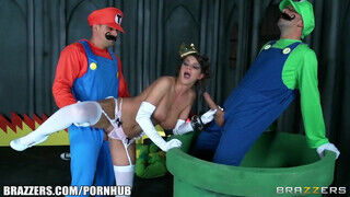 Szuper Mario és Luigi leteszteli a hercegnőt - Brazzers