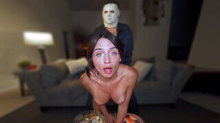 Brooke Tilli és a halloween maszkos hapekja